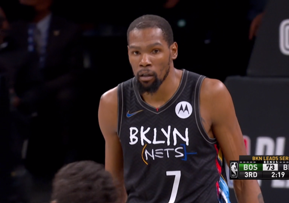  杜兰特死神模式无解单打，篮网末节崩盘惜败费城